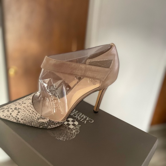 Vince Camuto VC Carlotte - Picture 1 of 4